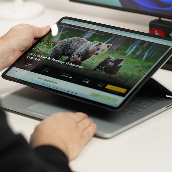 Surface Laptop Studio 2 được trang bị nhiều cổng kết nối